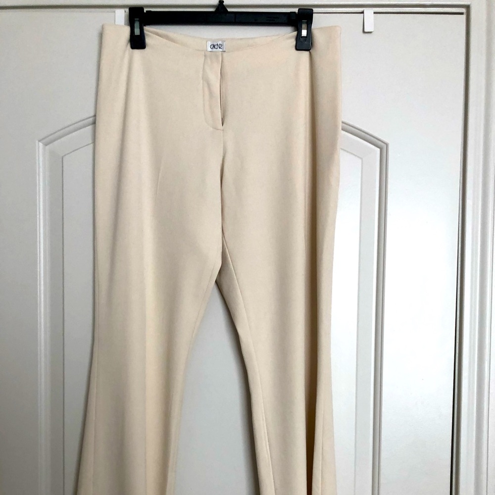 CACHE Dress Pants - Cream Color size 10.                   Pristine Condition
